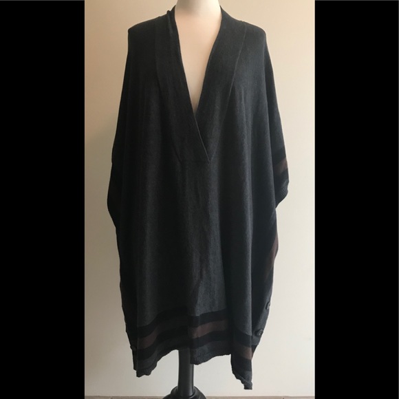 Nordstrom | Hinge | Sweater Poncho | Detailed Border - Picture 3 of 9
